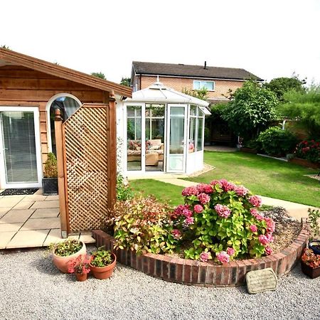 Bed and Breakfast Formby Pinewood Studio Экстерьер фото