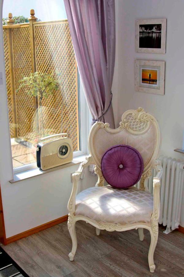 Bed and Breakfast Formby Pinewood Studio Экстерьер фото